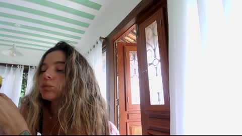 kendall online show from December 22, 9:33 am