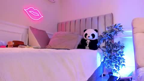 Lu online show from May 8, 2:15 am