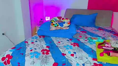 kendra_love31 online show from March 16, 5:44 am