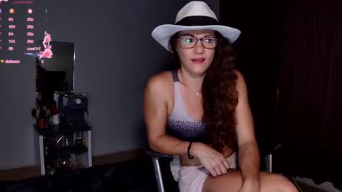 Snapshot of kendracam69 chatting on February 6, 2:11 am Kendra online show from February 6, 2:11 am