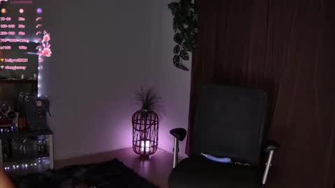 Snapshot of kendracam69 chatting on December 13, 2:10 am Kendra online show from December 13, 2:10 am