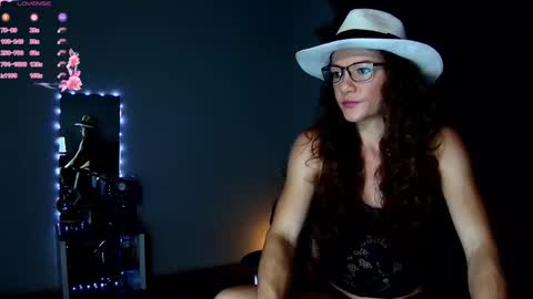 Snapshot of kendracam69 chatting on January 7, 2:10 am Kendra online show from January 7, 2:10 am