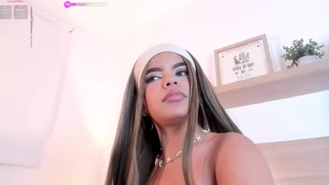 Kenia  online show from February 24, 8:40 pm