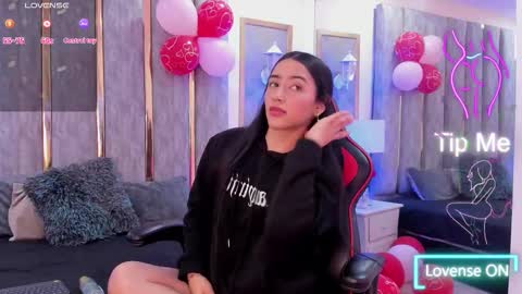 keniavelvet  online show from February 23, 3:55 pm