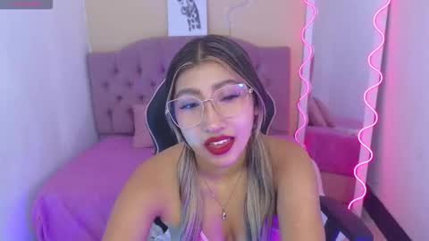 Snapshot of kenndal_tay chatting on October 20, 3:09 am kenndal_tay online show from October 20, 3:09 am