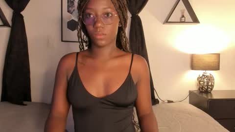 KENTHA  online show from March 9, 10:40 am