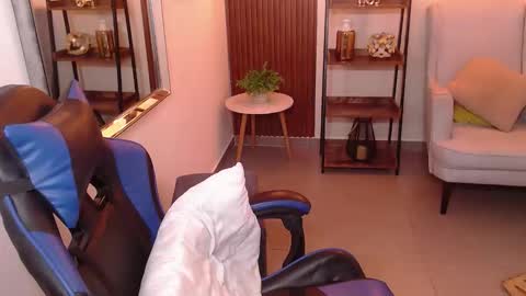 Kenya Buhle online show from November 26, 6:09 pm