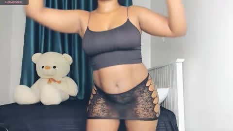 Snapshot of keyara_ chatting on October 20, 2:25 am Keyara online show from October 20, 2:25 am