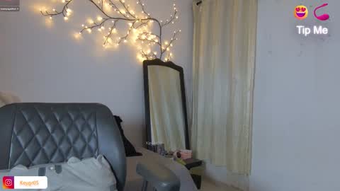 keygr05 online show from December 3, 5:54 am