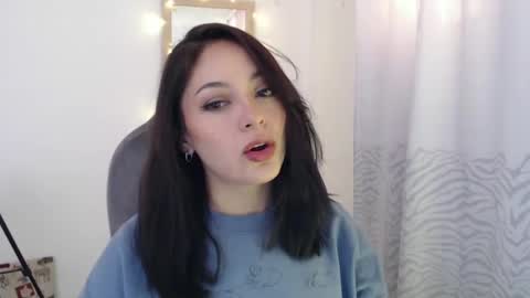 Snapshot of khal_girl chatting on February 4, 2:43 pm Liss online show from February 4, 2:43 pm