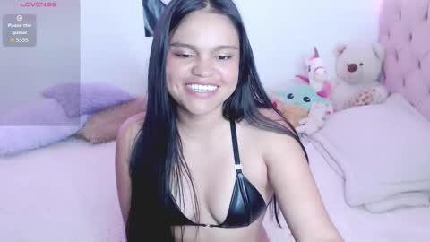 khaterin_26 online show from January 11, 3:22 am