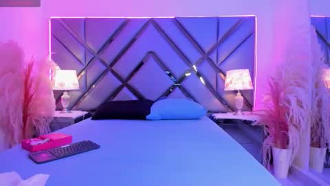 Khathiee online show from April 11, 6:11 pm