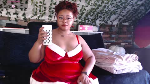 Snapshot of khayaparker chatting on December 21, 1:53 pm Khaya online show from December 21, 1:53 pm