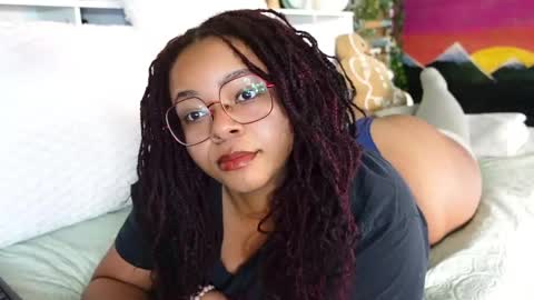 Snapshot of khayaparker chatting on February 19, 1:50 pm Khaya online show from February 19, 1:50 pm