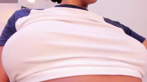 Khloe online show from January 10, 6:12 pm