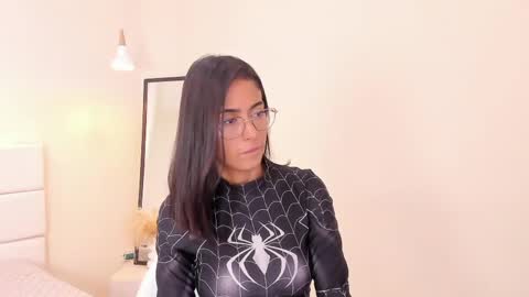 Khloe online show from June 3, 1:56 pm