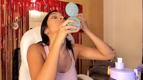 Snapshot of khloe_houston chatting on January 9, 12:41 pm Khloe online show from January 9, 12:41 pm