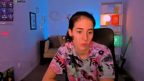 khloebeauty online show from November 12, 8:07 pm