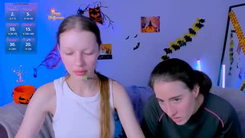 Snapshot of khloebeauty chatting on October 22, 7:30 pm khloebeauty online show from October 22, 7:30 pm