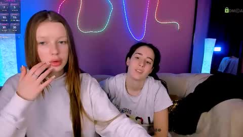 khloebeauty online show from March 3, 9:32 pm