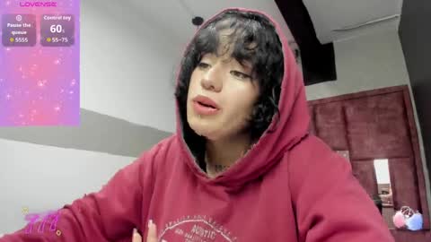 KIARA FOX online show from April 14, 9:37 pm