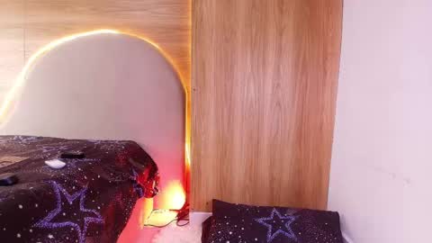 kiaralopez_ online show from April 9, 3:31 am