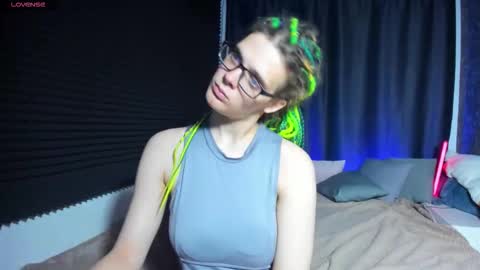 Kiki online show from October 2, 9:58 am