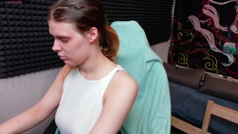 Kiki online show from April 2, 10:13 am