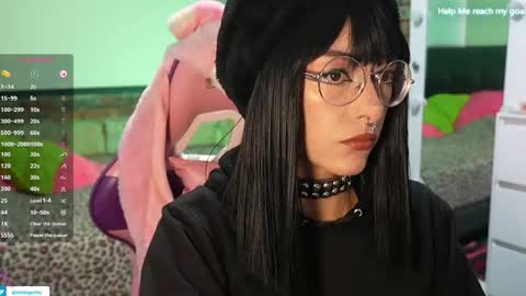 kiki online show from April 6, 9:49 pm