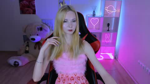 kim_boyd online show from January 18, 5:26 pm