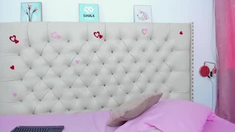 kim_eli online show from March 9, 7:37 pm