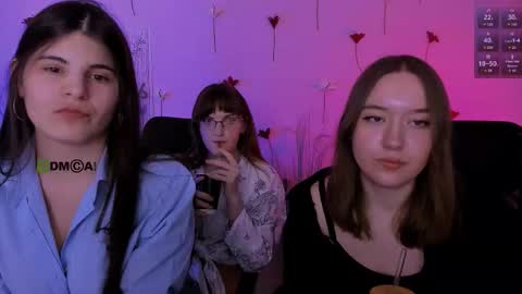 just Kimi  online show from March 3, 8:04 pm