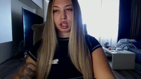 Kim Lee  online show from September 26, 12:47 pm