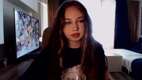 Kim Lee  online show from January 12, 11:39 am