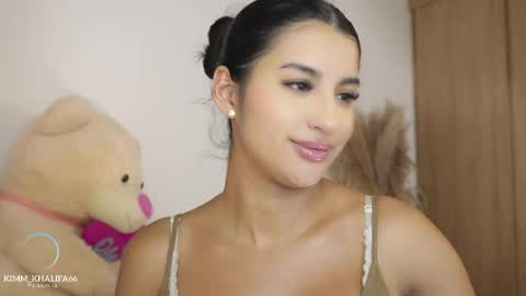 Kim  online show from April 14, 2:00 am