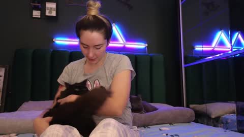 Kimmie online show from February 2, 8:30 pm