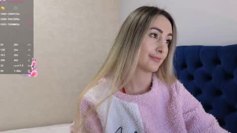 Kimmie online show from February 14, 7:02 pm