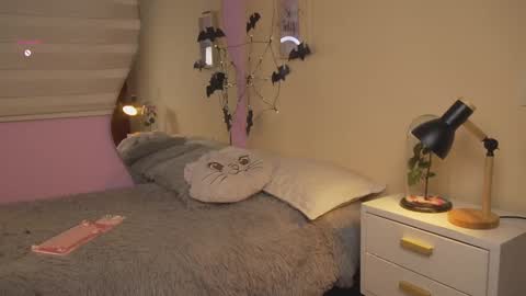 kimmy online show from November 2, 2:15 am