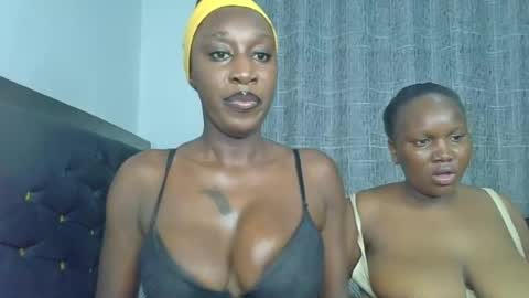 kinky_leila online show from July 10, 10:32 pm
