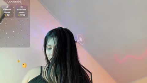 Snapshot of kinky_yeyns chatting on December 28, 2:22 am kinky yeyns online show from December 28, 2:22 am