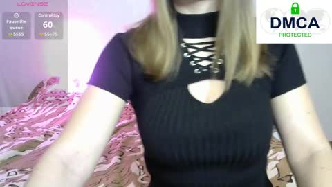 Snapshot of kira_blonde_angel chatting on February 4, 6:04 am Kira online show from February 4, 6:04 am
