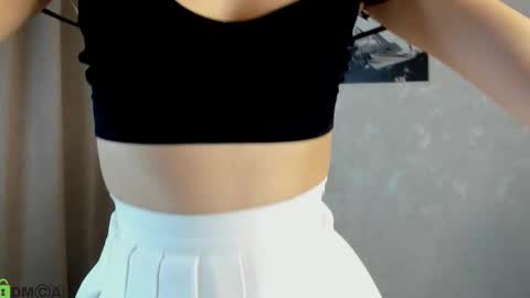 Aura online show from November 30, 3:43 am