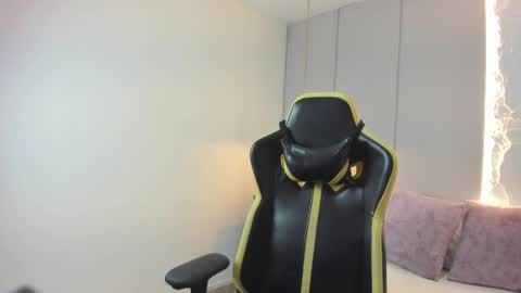 K I R A online show from April 11, 11:03 am