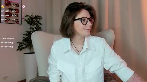 kira_rogerss online show from March 5, 9:38 am