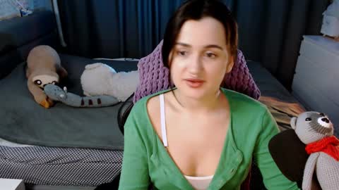 Snapshot of kira_yammy chatting on January 16, 10:44 pm Kira follow me online show from January 16, 10:44 pm