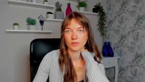 KIRA online show from June 1, 5:42 am