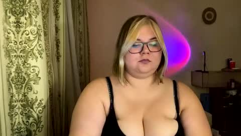 Just Kira online show from January 24, 6:25 pm