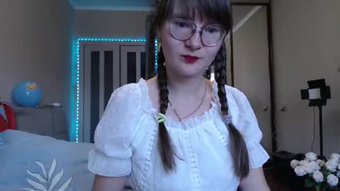 Snapshot of kiragoldens chatting on September 21, 6:01 am KiraGoldens online show from September 21, 6:01 am