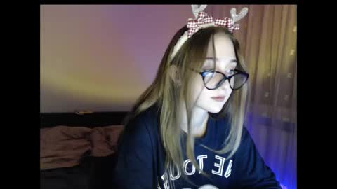 Snapshot of kisa____ chatting on December 25, 10:48 pm kisa____ online show from December 25, 10:48 pm