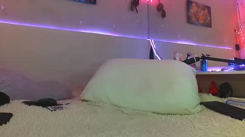 kat online show from December 19, 7:18 pm